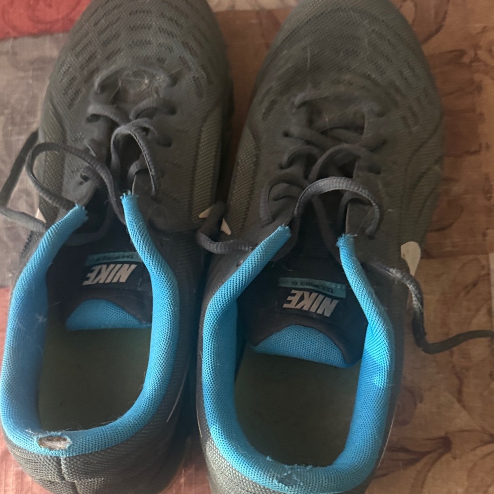 Nike Women's Athletic Shoes - Charcoal and Aqua